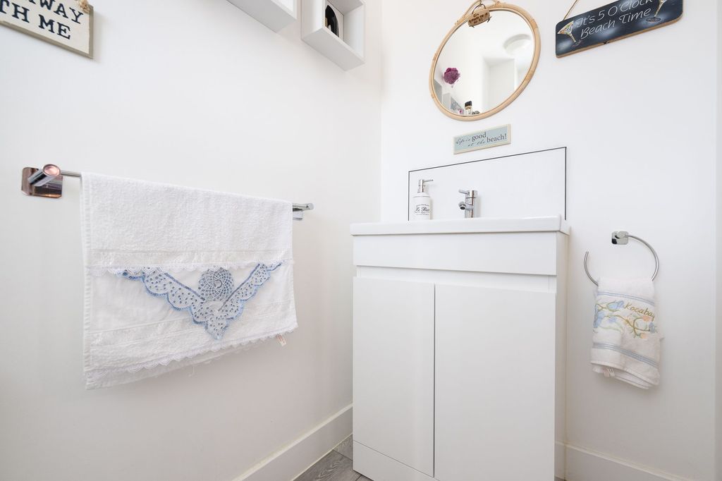 Additional image 13 of 3 bed end terrace house for saleHollybush Lane, Port Glasgow PA14