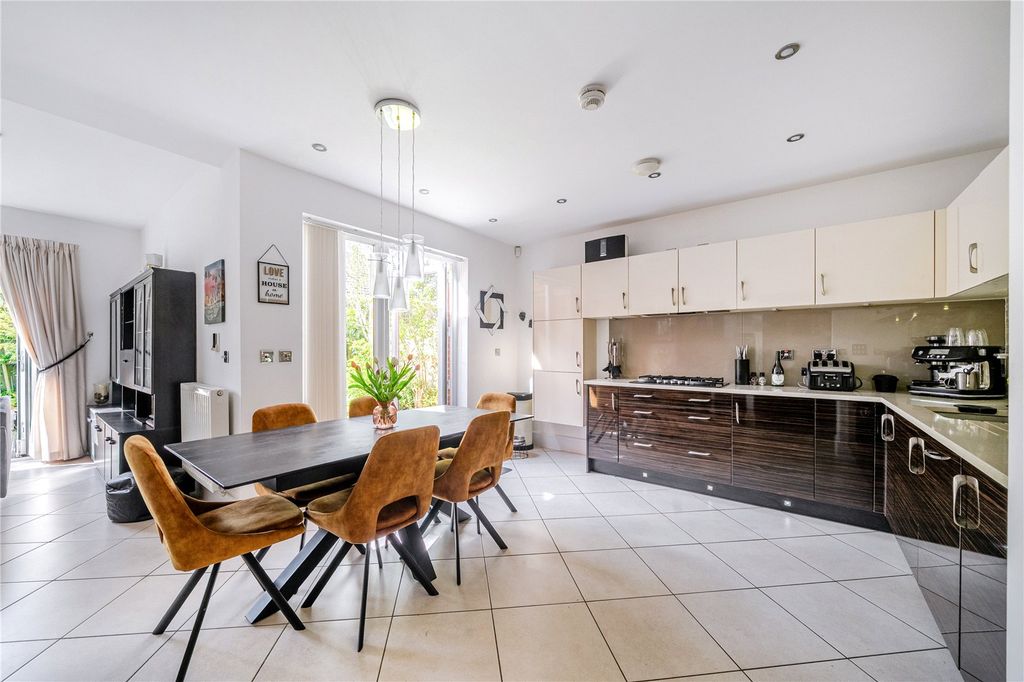 Property photo 2 of 24 Picture No. 52