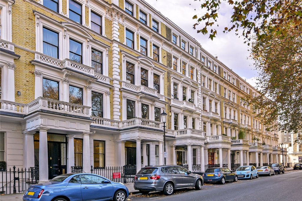 Property photo 3 of 12