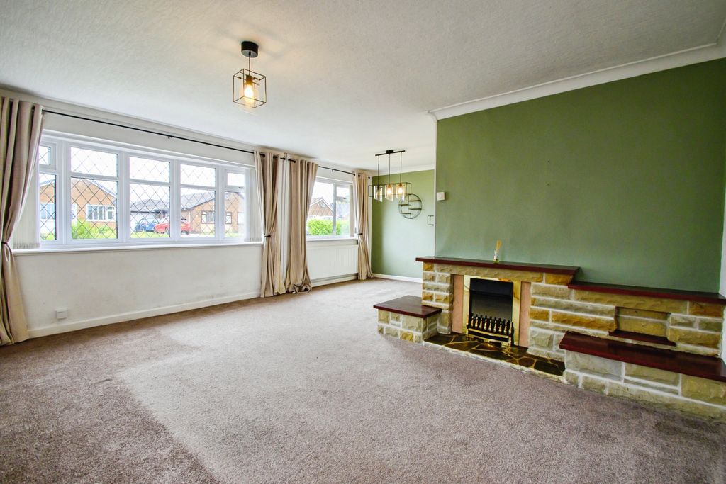 Property photo 2 of 17 Living Room