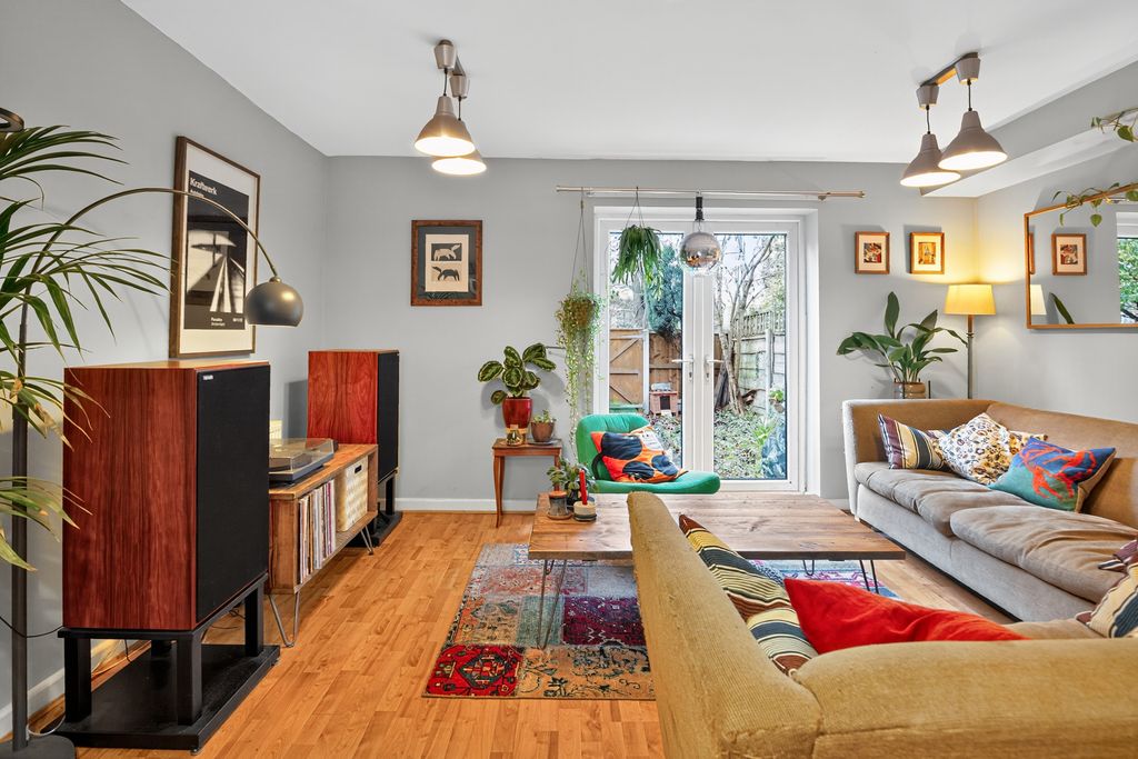 Property photo 2 of 19 Living Area