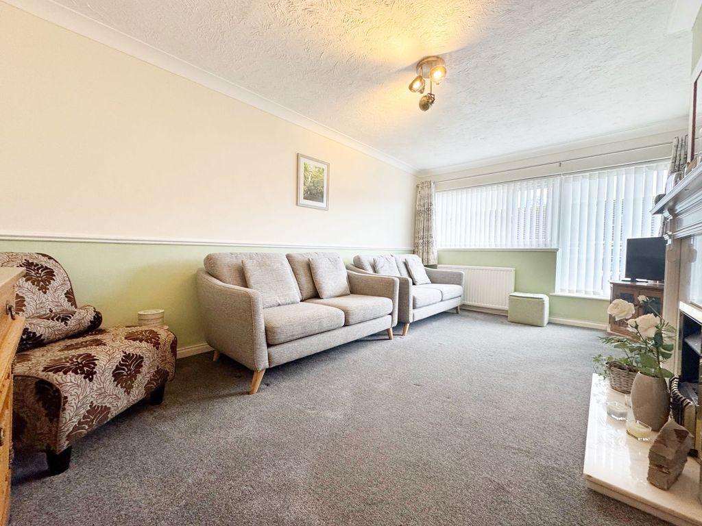 Property photo 2 of 23