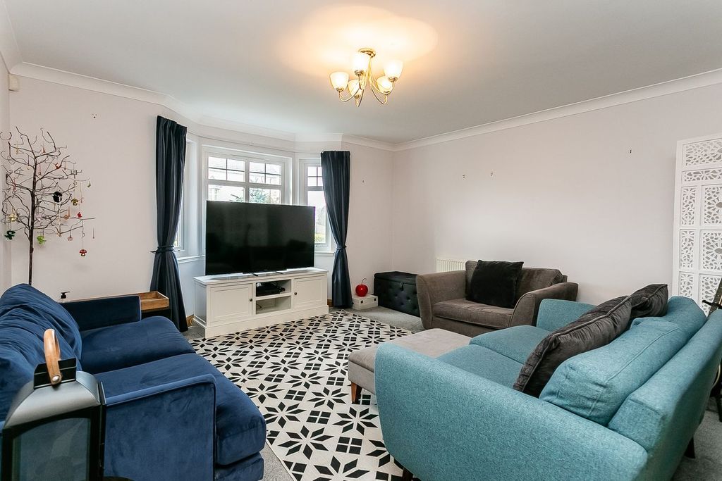 Property photo 2 of 26