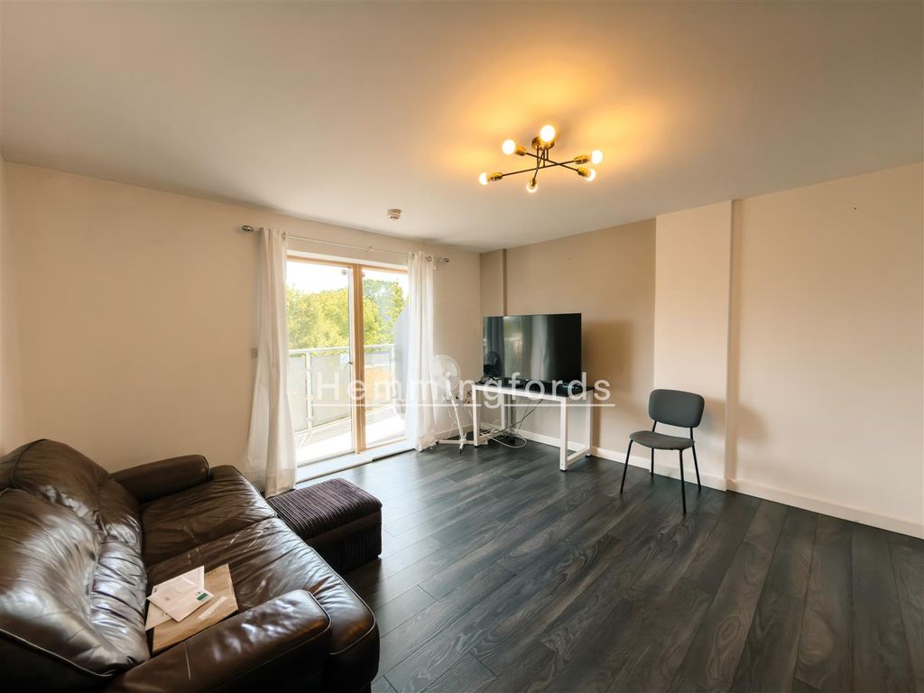 Property photo 2 of 11 Clock-12.Jpg