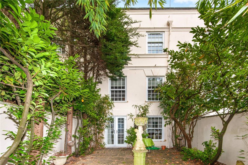 Property photo 3 of 16 Garden