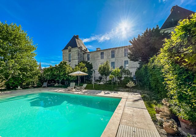 Property photo 1 of 31