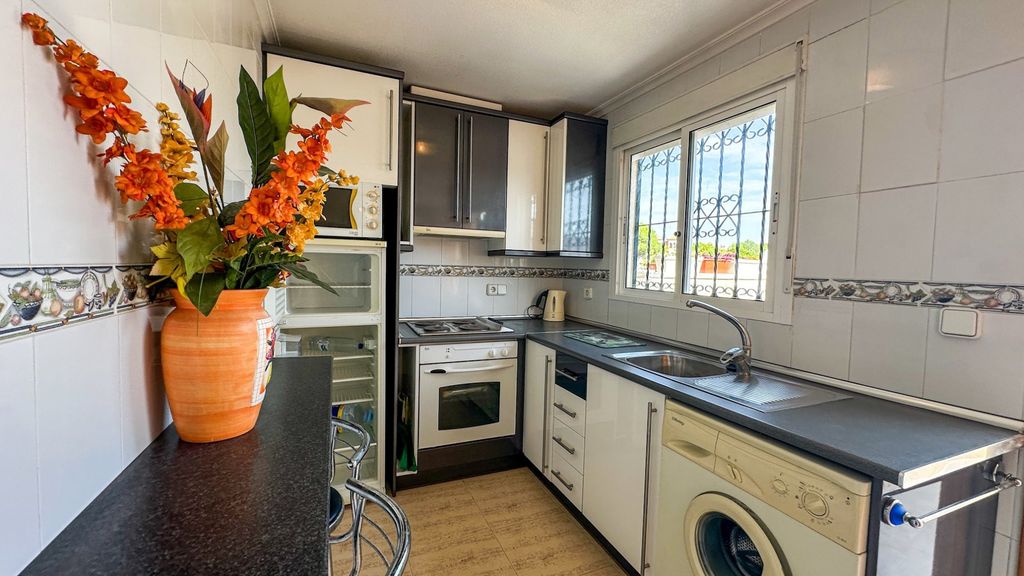 Property photo 2 of 50
