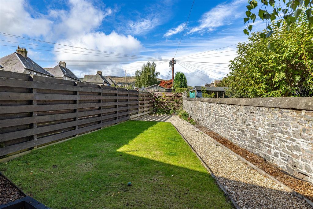 Property photo 2 of 18 2  Balmoral Avenue Galashiels 34.Jpg