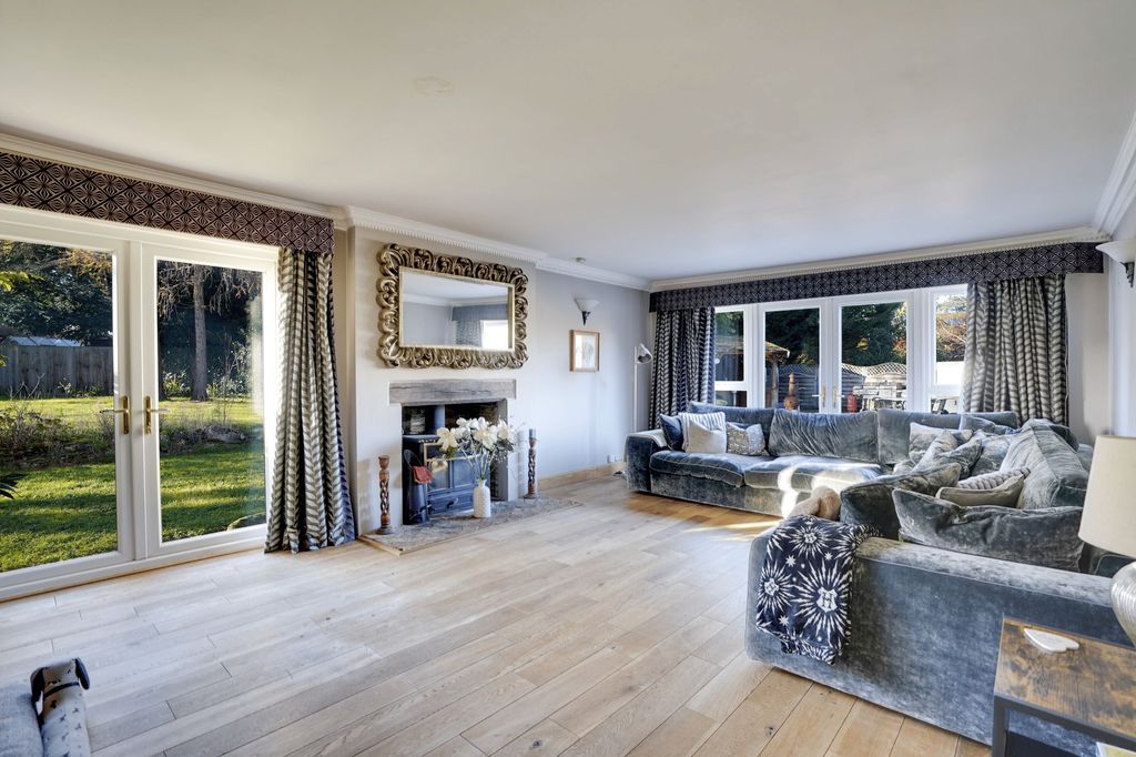 Property photo 3 of 42