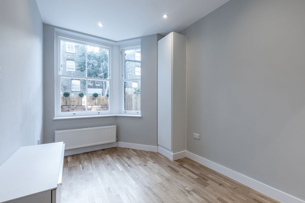 Property photo 2 of 10 Lounge