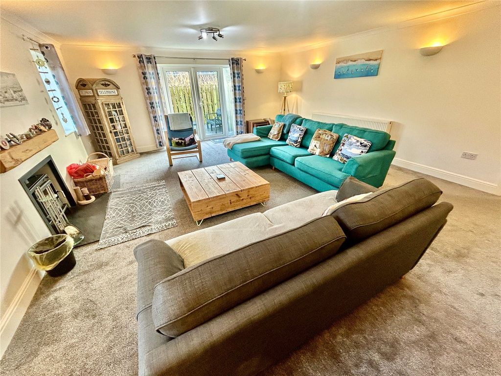 Property photo 2 of 35 Picture No. 48