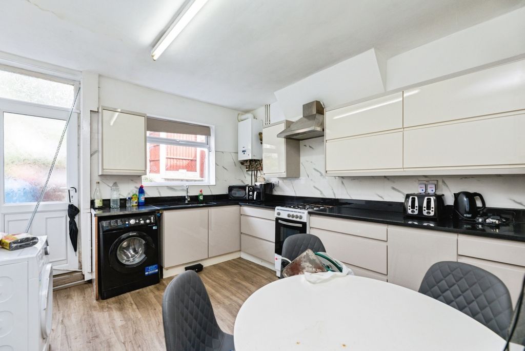 Property photo 2 of 11 Pbox-Img.Jpg