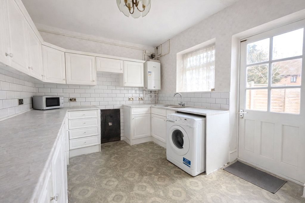 Property photo 3 of 12 Picture 3