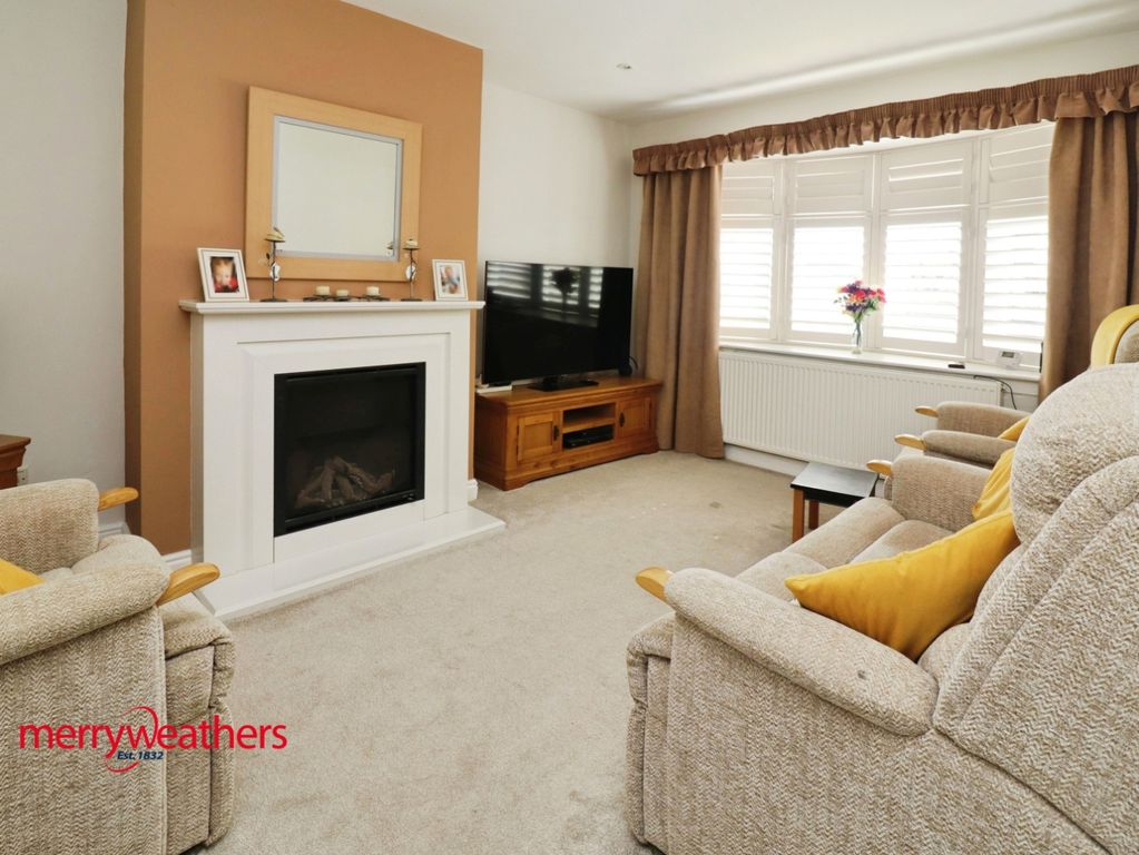 Property photo 3 of 20 Lounge