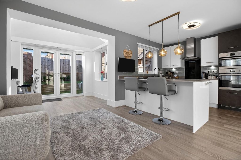 Property photo 2 of 16 Img_8578-Hdr.Jpg