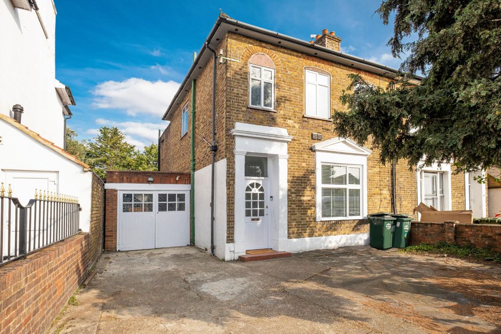 Property photo 1 of 31