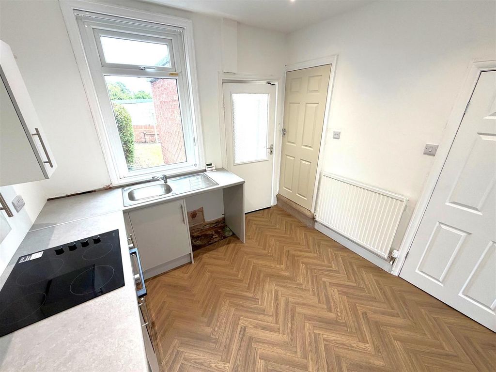 Property photo 1 of 10 Kit.Jpg