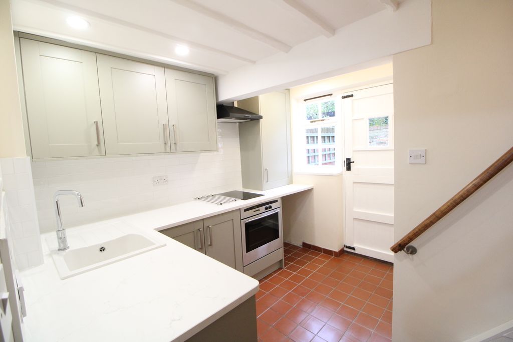 Property photo 3 of 10 Ktchen 1