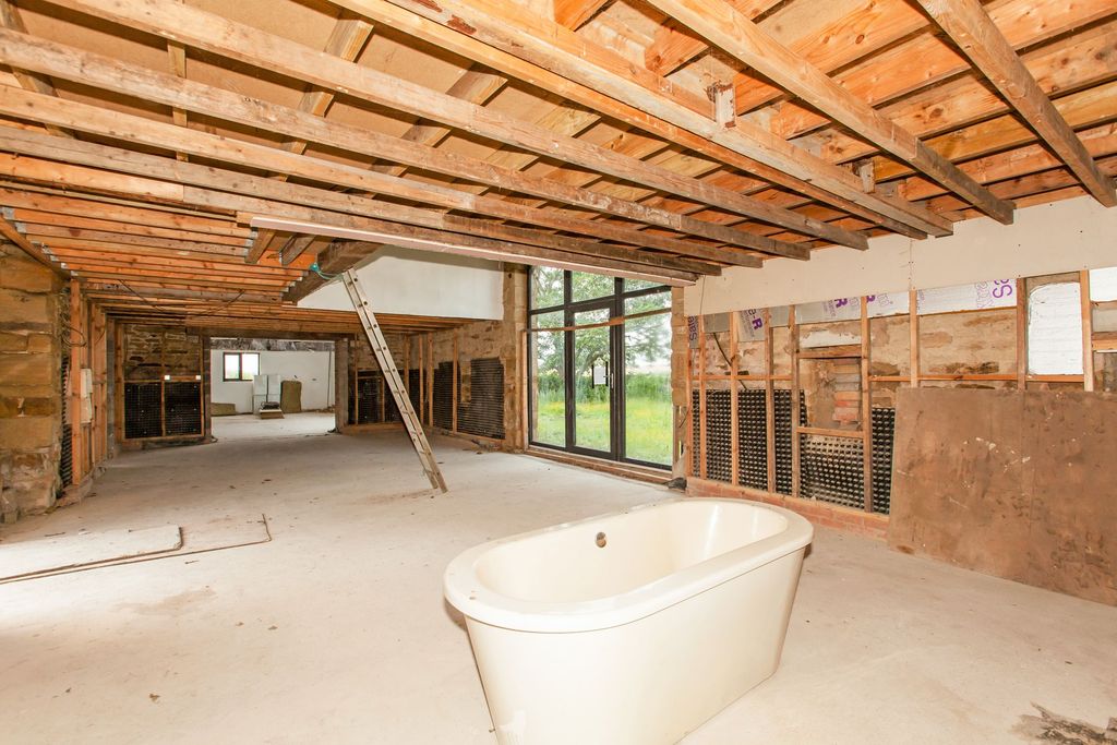 Property photo 3 of 30