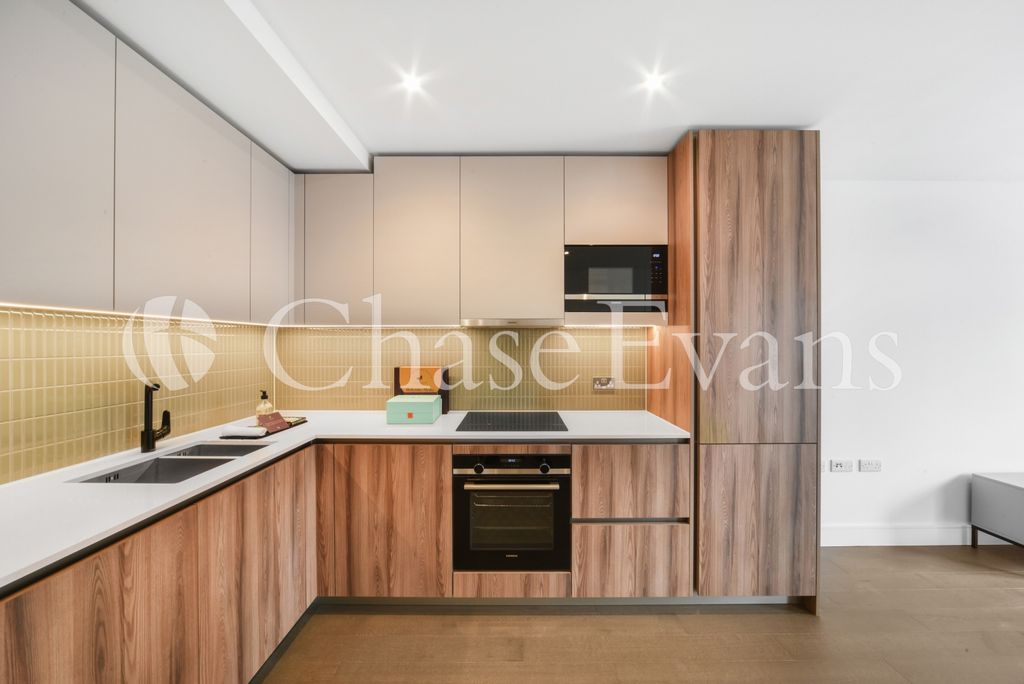 Property photo 3 of 13 Kitchen