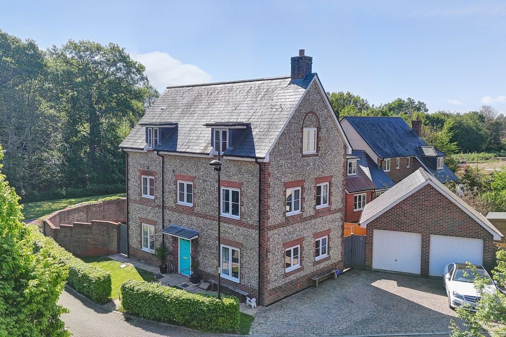 Property photo 1 of 29