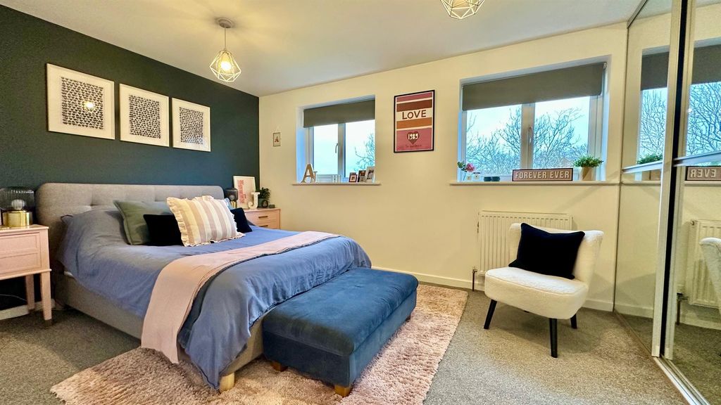 Property photo 2 of 29