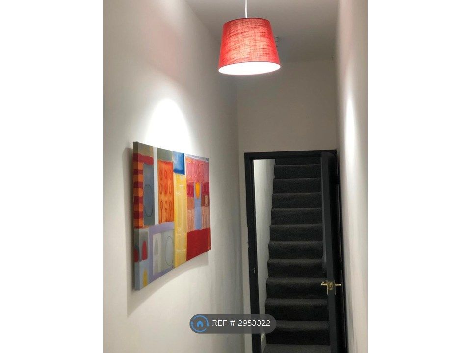 Property photo 2 of 31