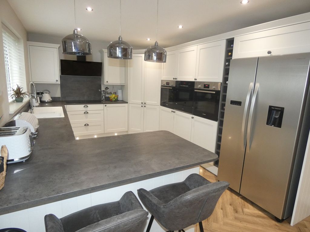 Property photo 3 of 17 Kitchen-Diner