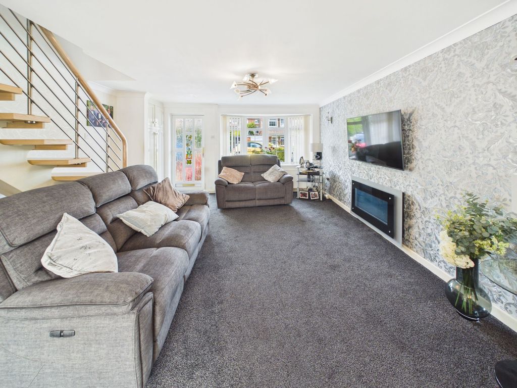 Property photo 2 of 37