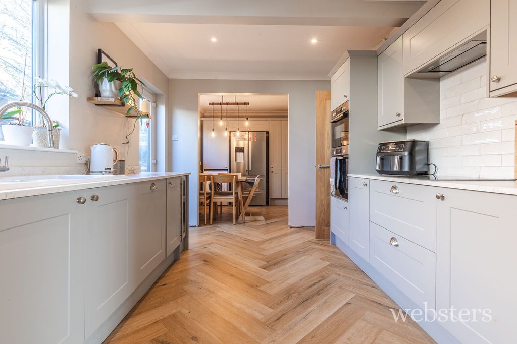 Property photo 3 of 26