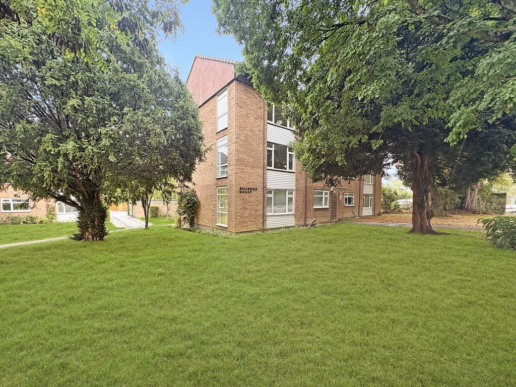 Property photo 1 of 8 Front (Exterior)