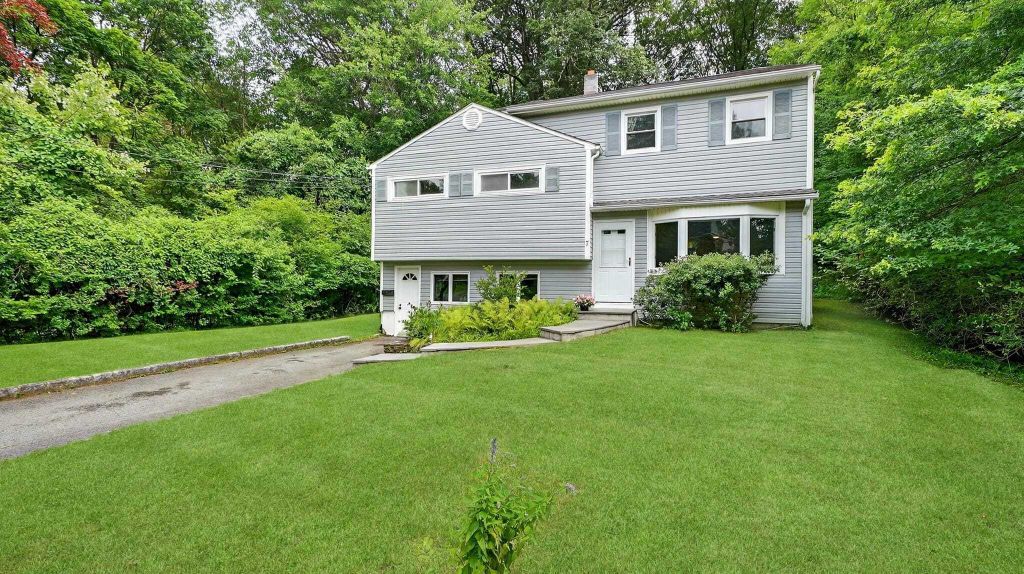 Property photo 1 of 31