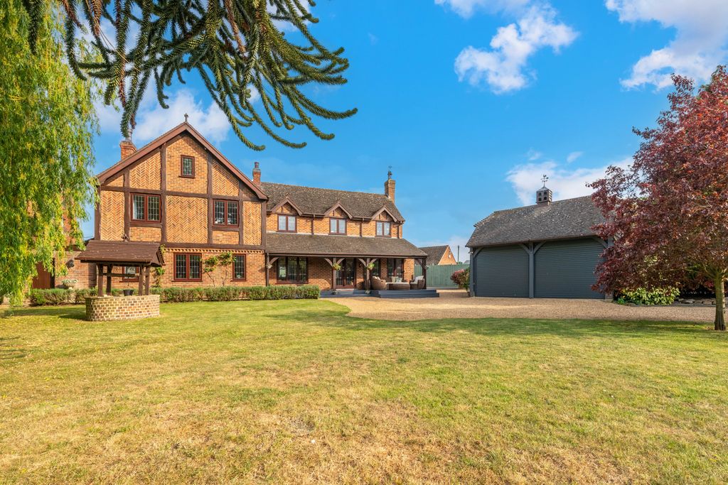 Property photo 1 of 26 Waybbucg