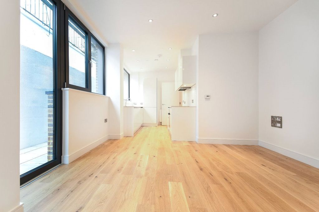 Property photo 1 of 9 Reception Room