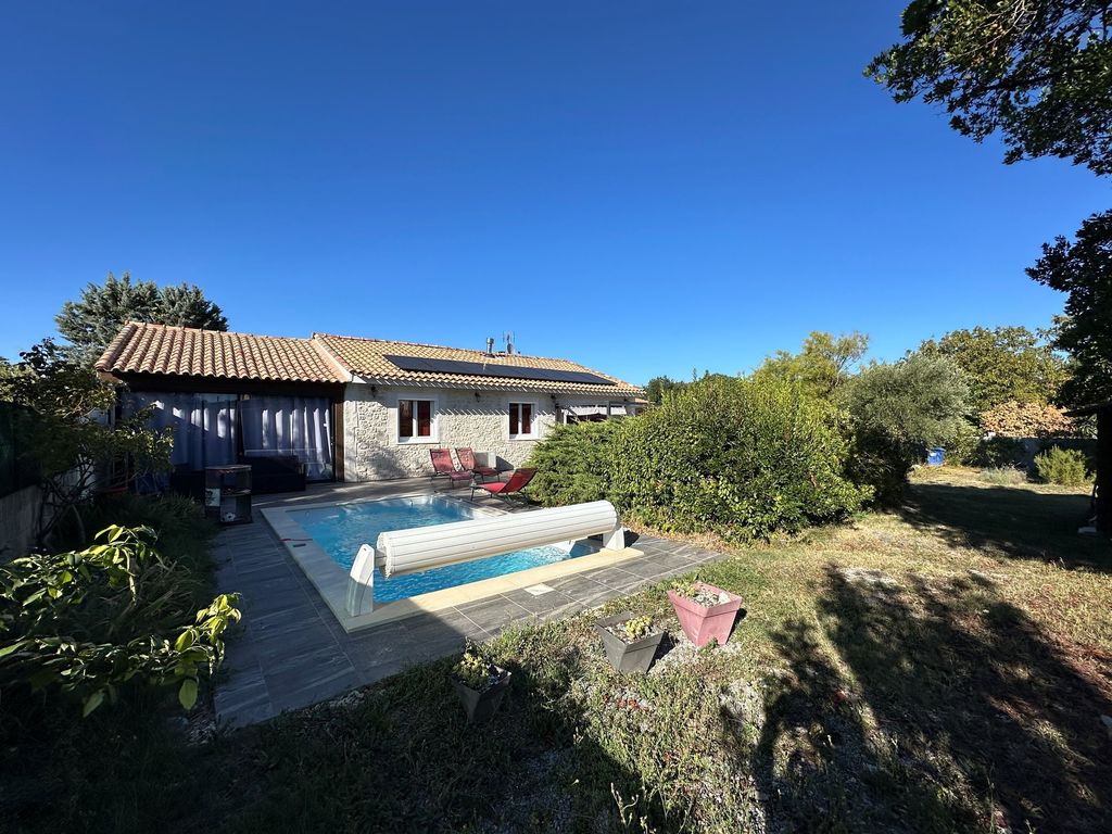 Property photo 1 of 9 House Of 110 m². Land 850 m². 3 Bedrooms. Garage. Pool. Solar Panels.
