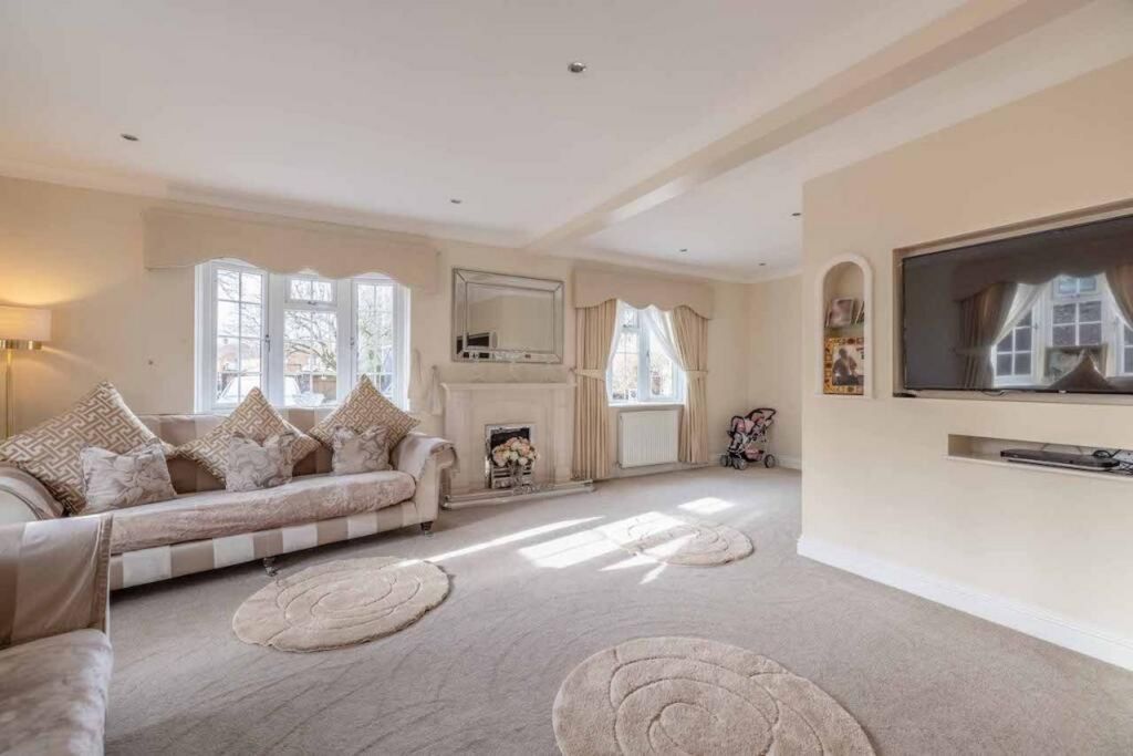 Property photo 3 of 40