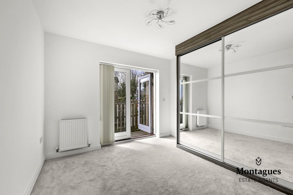 Additional image 12 of 2 bed flat for saleCentre Drive, Epping CM16