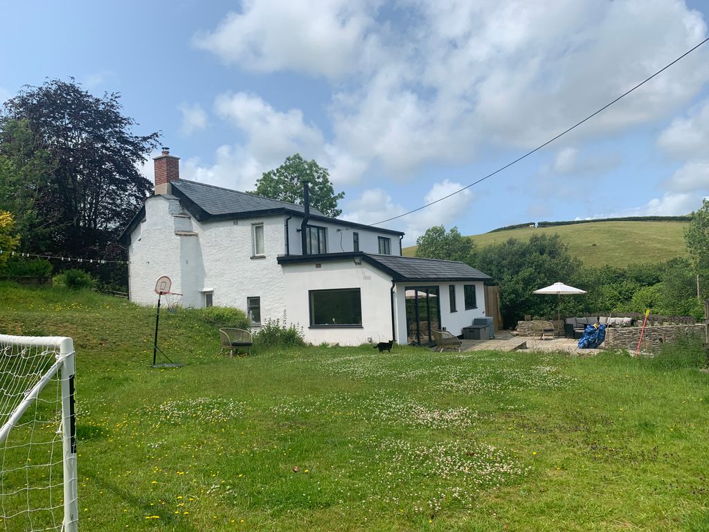 Property photo 1 of 26 Side