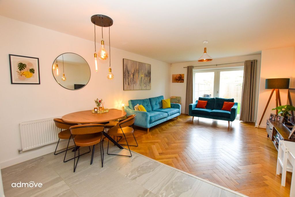 Property photo 3 of 24