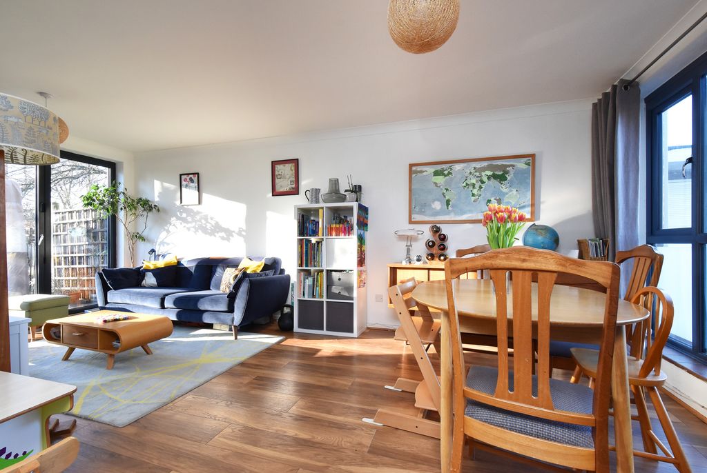 Property photo 3 of 13