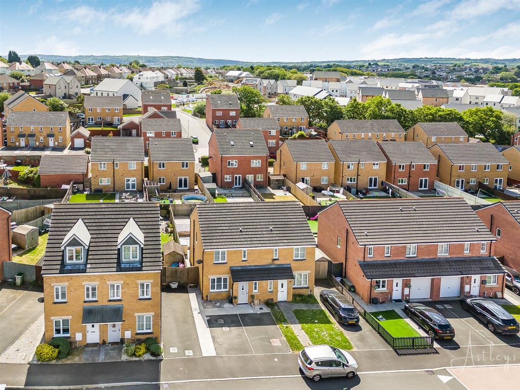 Property photo 1 of 19 Aerial Images