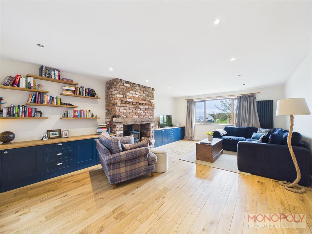 Property photo 2 of 27 Cam01943G0-Pr0665-Still002.Jpg