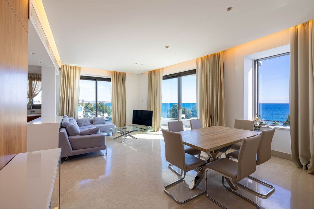 Property photo 2 of 30