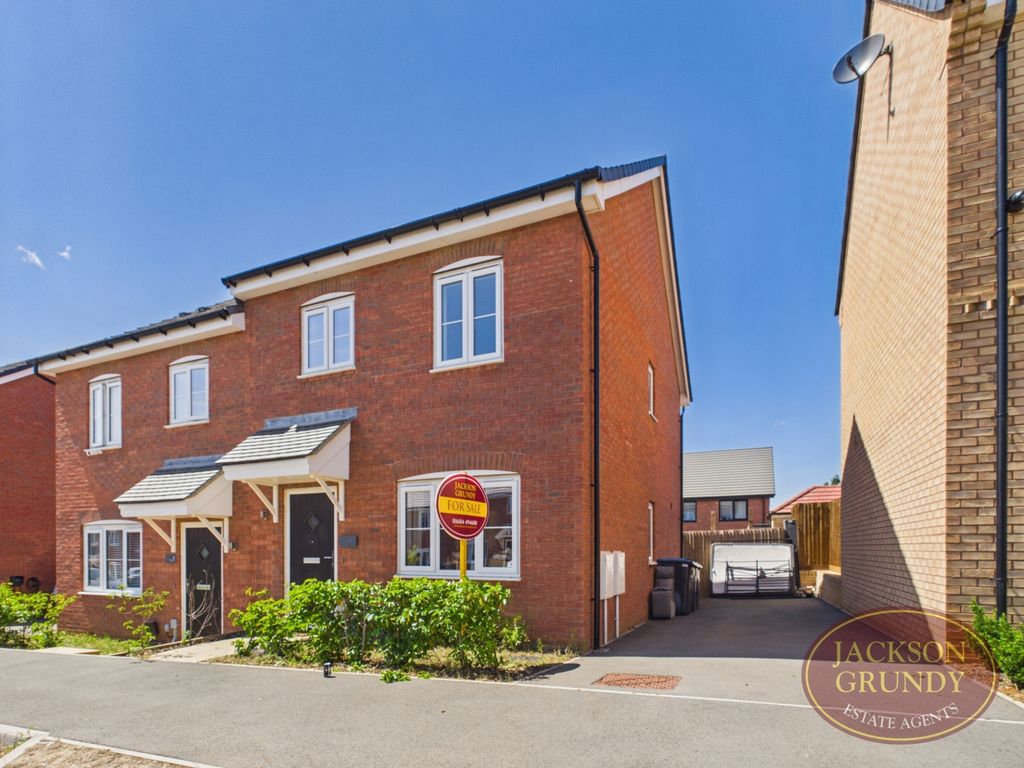 Property photo 1 of 12 Cane Way