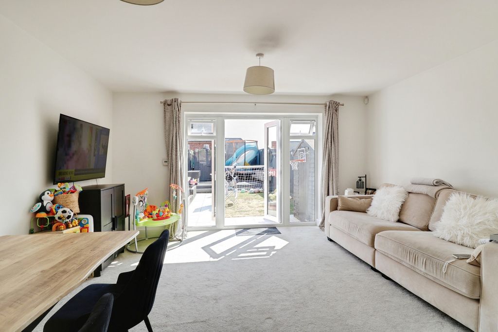 Property photo 2 of 12