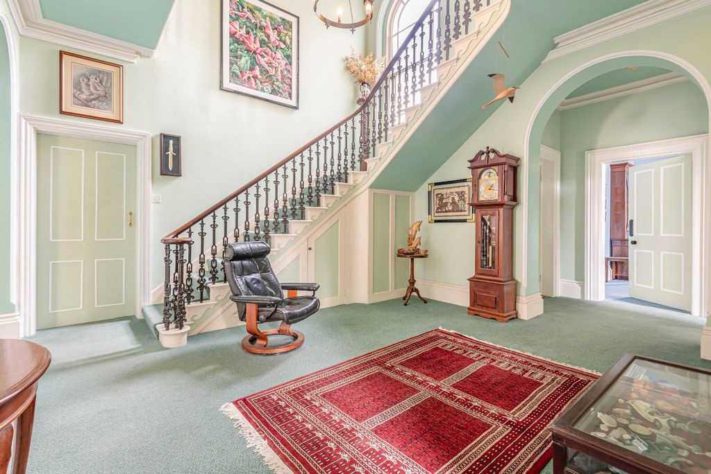 Property photo 2 of 13 Hall