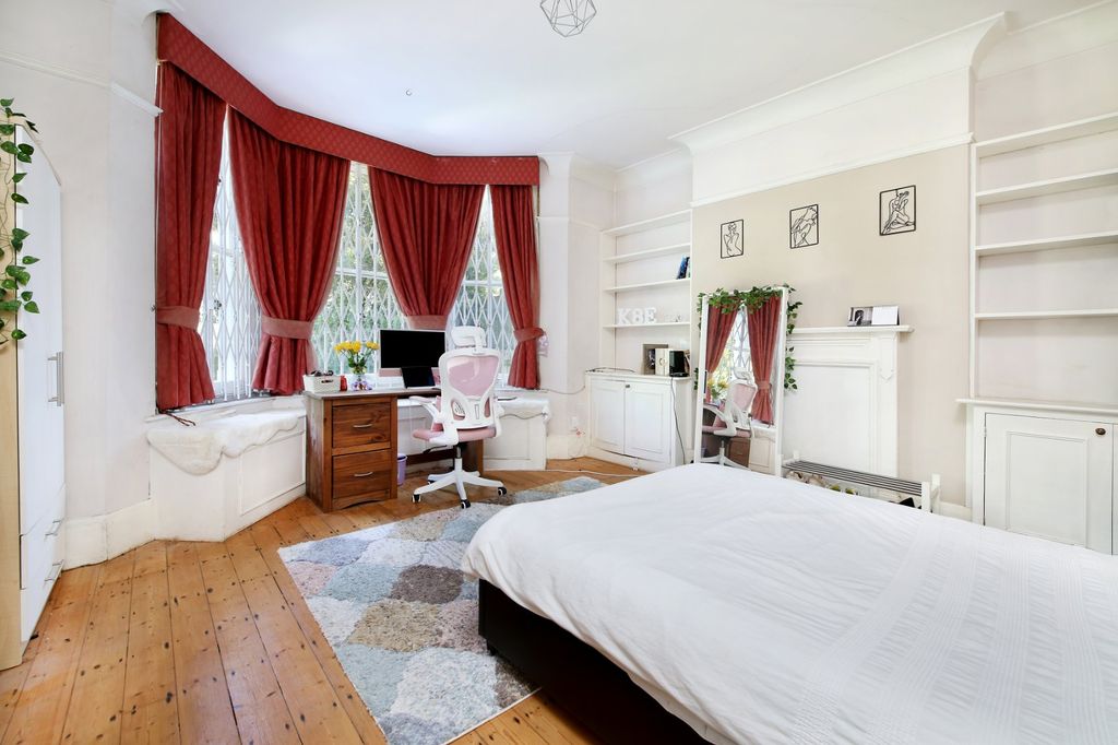 Property photo 1 of 8