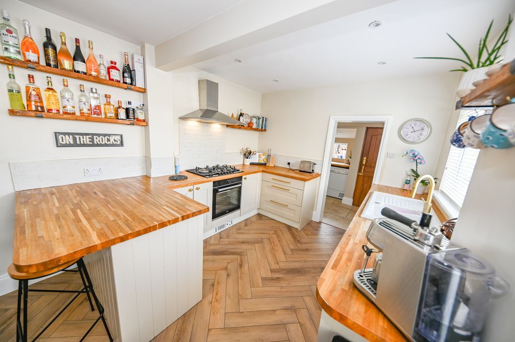 Property photo 2 of 22 Photo 8