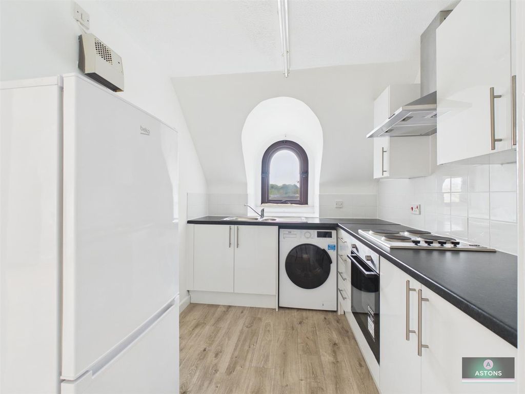 Property photo 2 of 10 Cam02067G0-Pr0439-Still004.Jpg