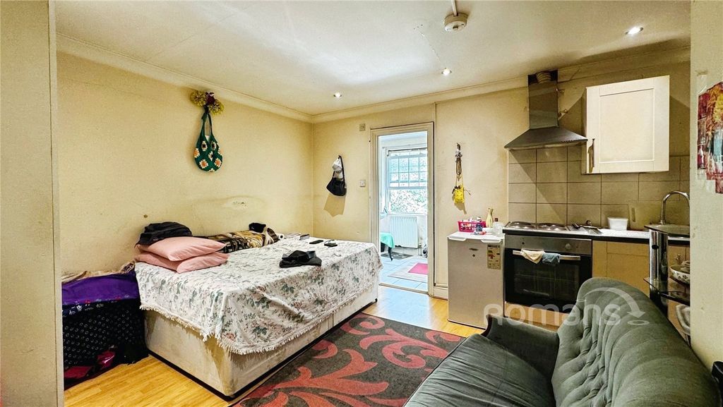Additional image 15 of 9 bed detached house for saleManor Road, Aldershot, Hampshire GU11